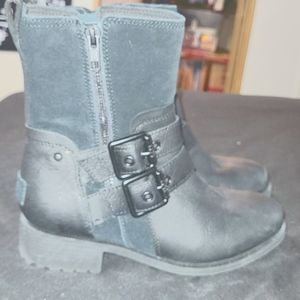 Ugg size 6 boots